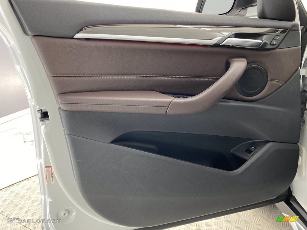 2018 BMW X1 xDrive28i Mocha Door Panel Photo #141688855