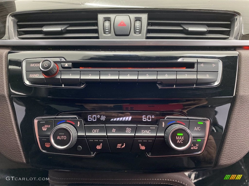 2018 BMW X1 xDrive28i Controls Photo #141688953