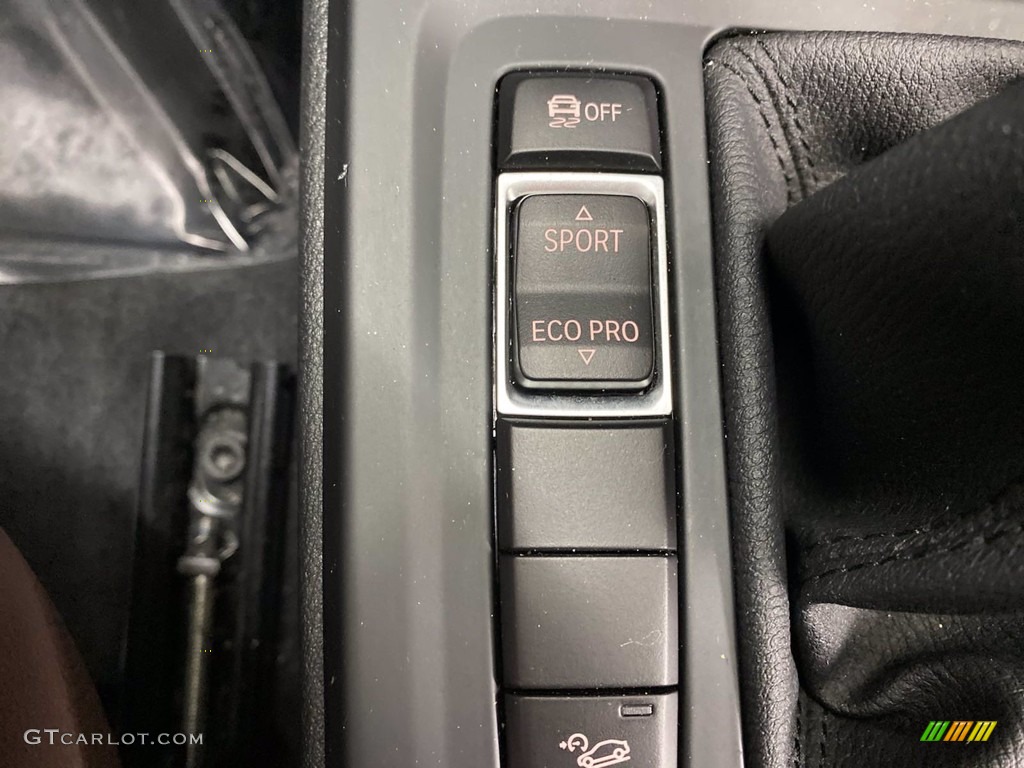 2018 BMW X1 xDrive28i Controls Photo #141688974