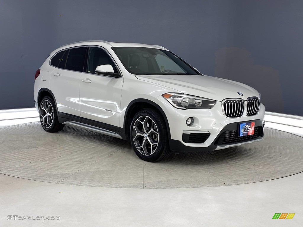 Mineral White Metallic 2018 BMW X1 xDrive28i Exterior Photo #141689037