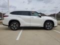 2021 Blizzard White Pearl Toyota Highlander XLE  photo #12