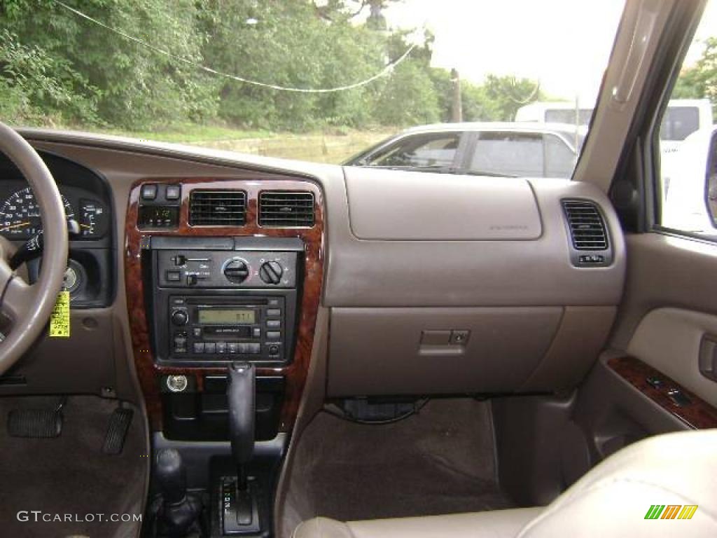 1998 4Runner Limited 4x4 - White / Oak photo #11