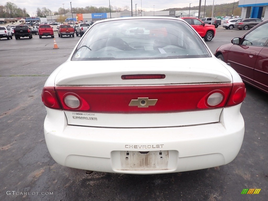 2005 Cavalier Sedan - Summit White / Graphite Gray photo #11