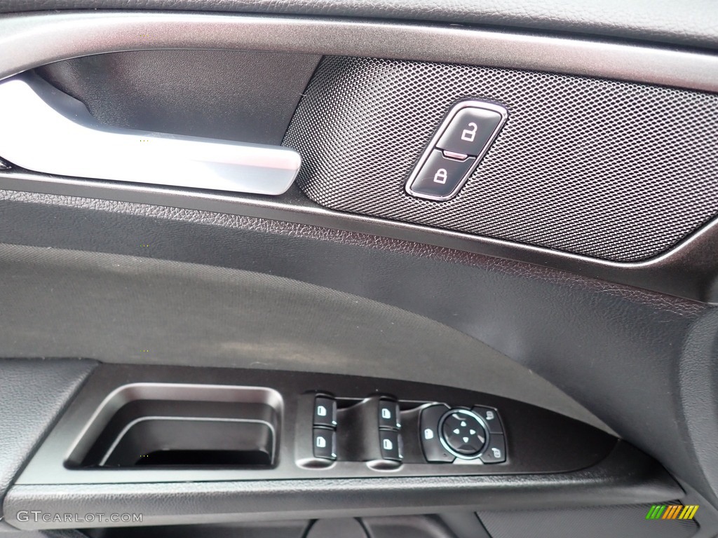 2018 Ford Fusion SE AWD Ebony Door Panel Photo #141696015