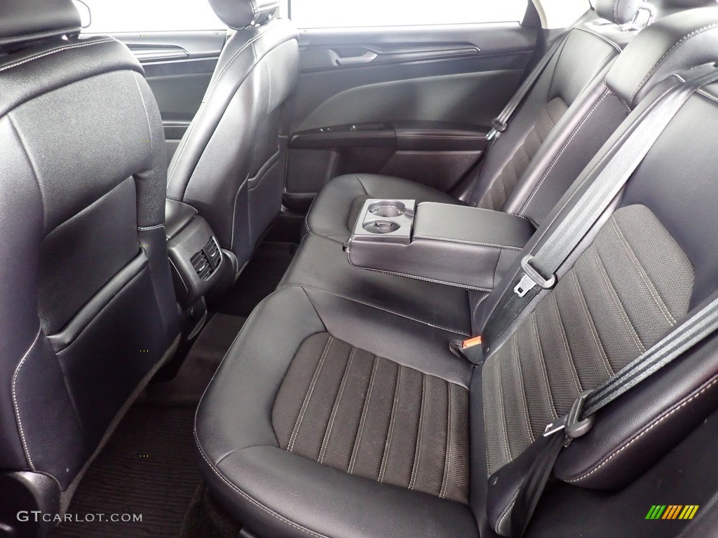 2018 Ford Fusion SE AWD Rear Seat Photo #141696348