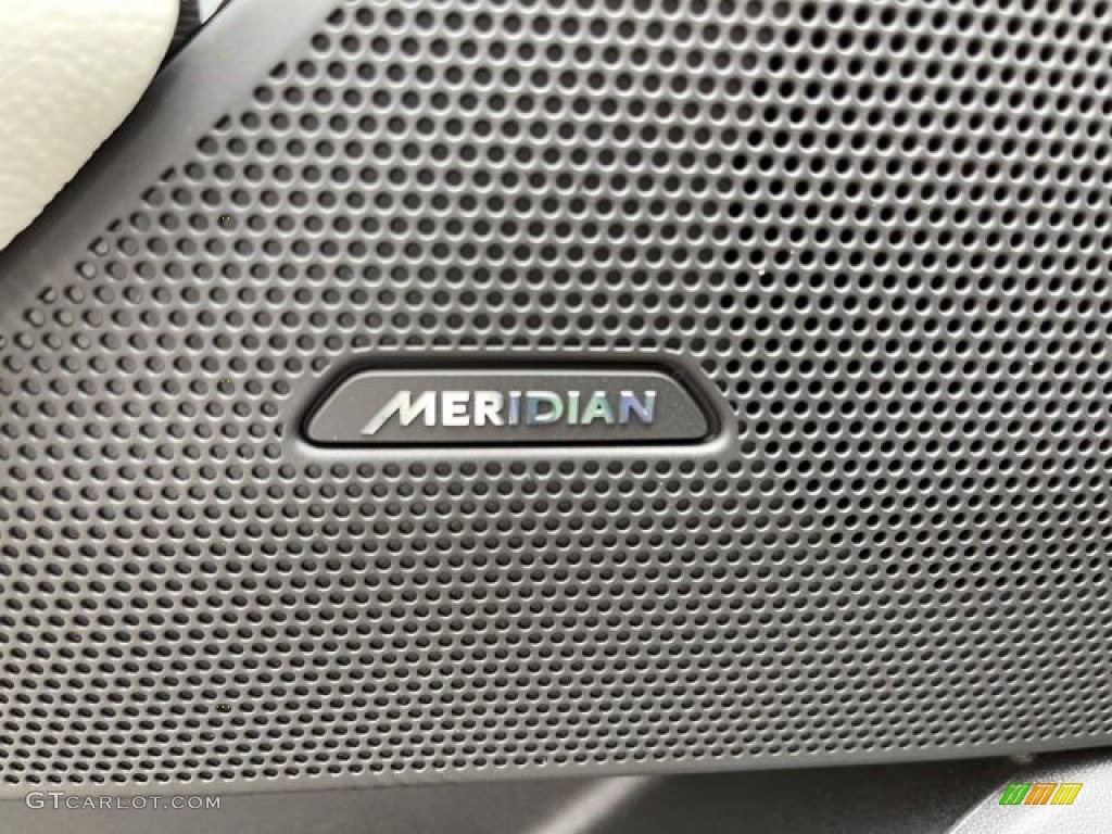 2021 Range Rover Velar R-Dynamic S - Fuji White / Ebony photo #25