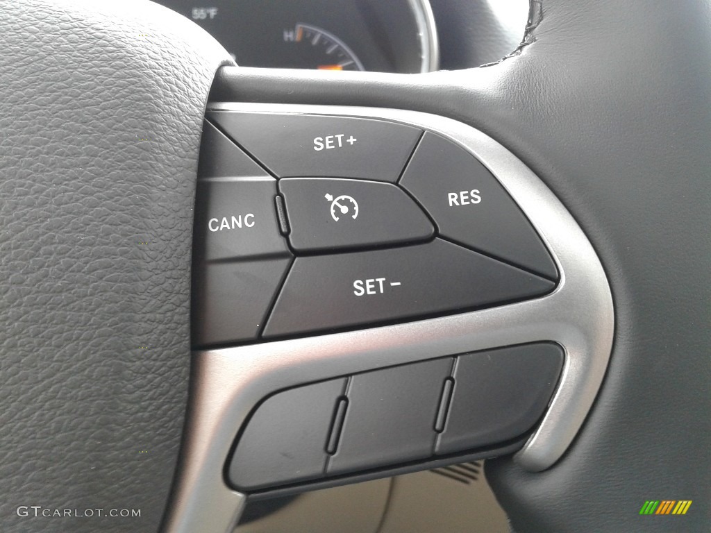 2021 Jeep Grand Cherokee Limited 4x4 Light Frost Beige/Black Steering Wheel Photo #141699336