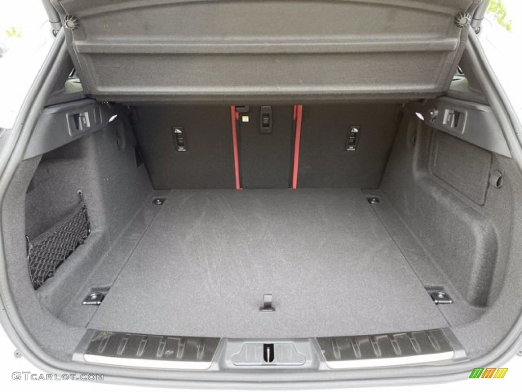 2021 Jaguar F-PACE P400 R Trunk Photo #141707231