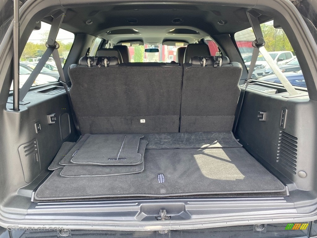 2017 Lincoln Navigator L Reserve 4x4 Trunk Photo #141710891