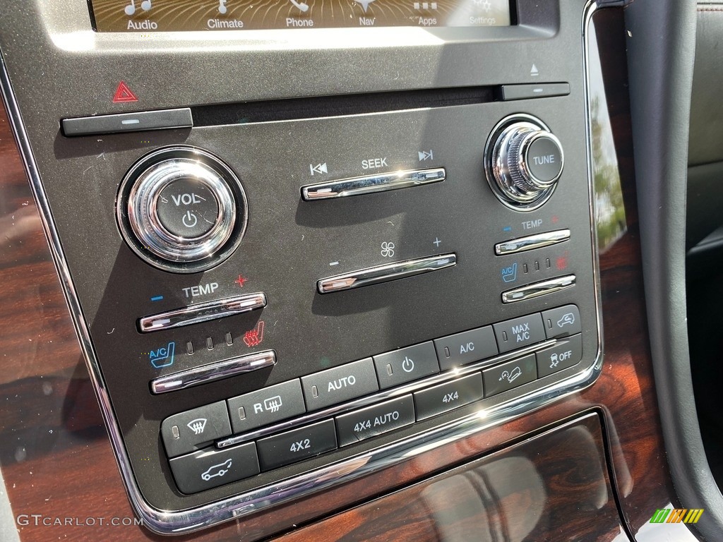 2017 Lincoln Navigator L Reserve 4x4 Controls Photo #141711566