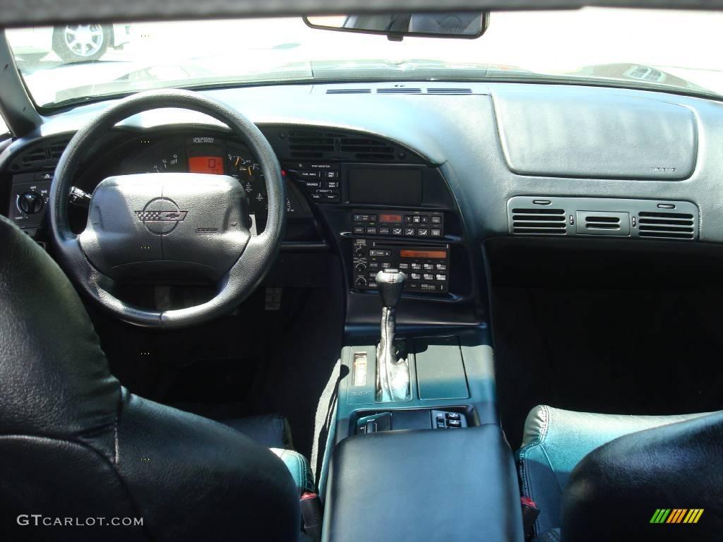 1995 Corvette Coupe - Black / Black photo #22