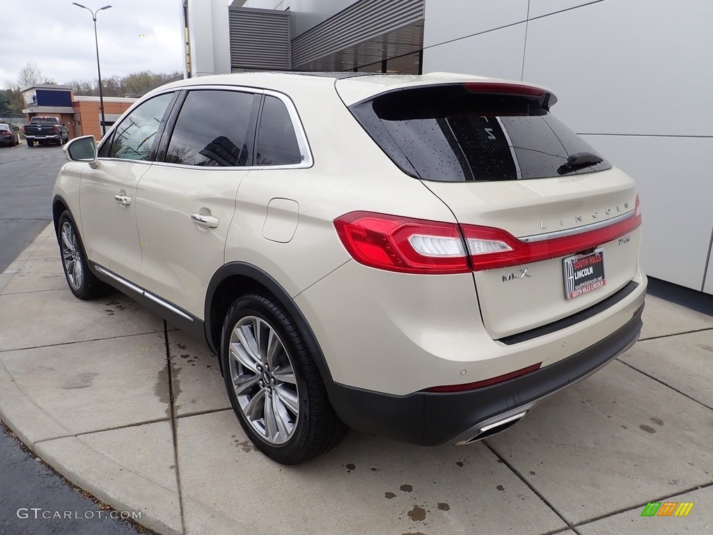 Platinum Dune 2016 Lincoln MKX Reserve AWD Exterior Photo #141713309