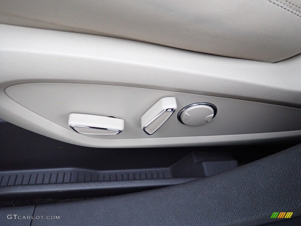 2016 Lincoln MKX Reserve AWD Front Seat Photo #141713678