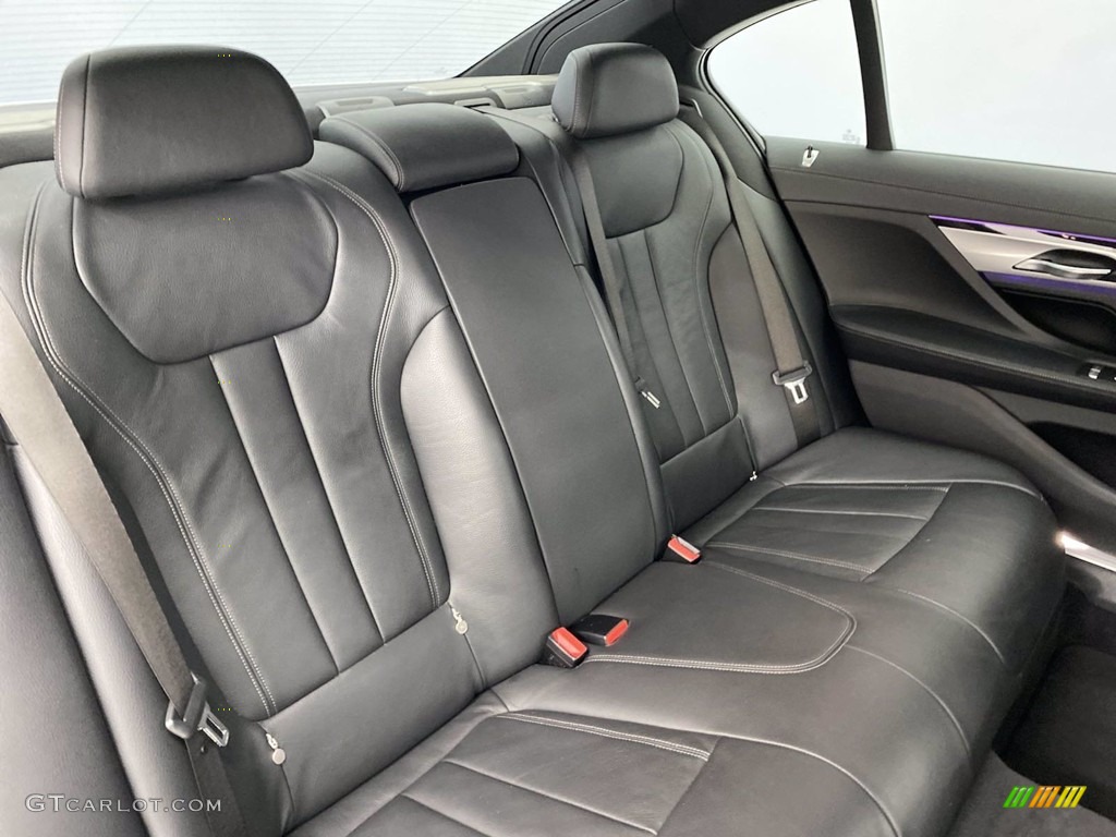 2018 7 Series 740i Sedan - Mineral White Metallic / Black photo #36