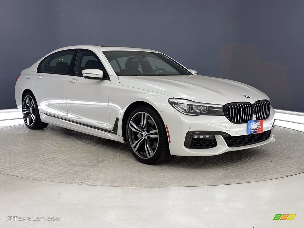 2018 7 Series 740i Sedan - Mineral White Metallic / Black photo #38