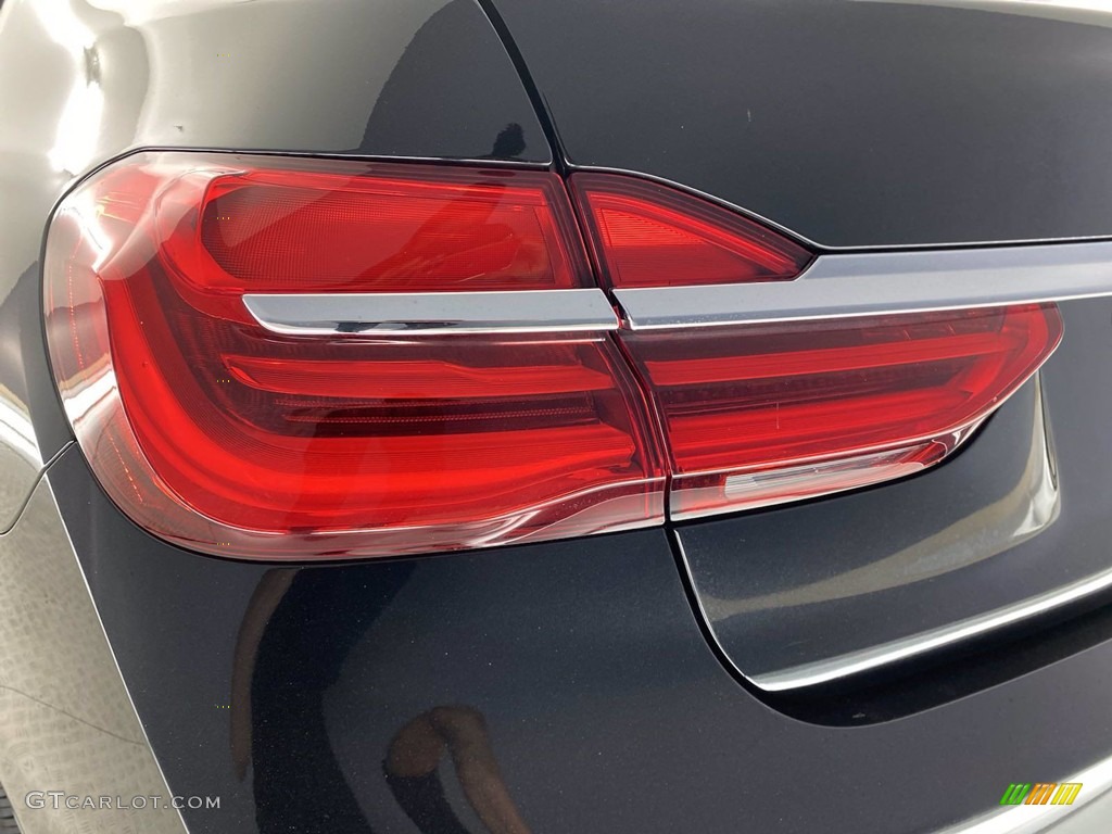 2018 7 Series 740i Sedan - Black Sapphire Metallic / Black photo #9