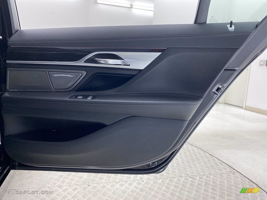 2018 7 Series 740i Sedan - Black Sapphire Metallic / Black photo #35