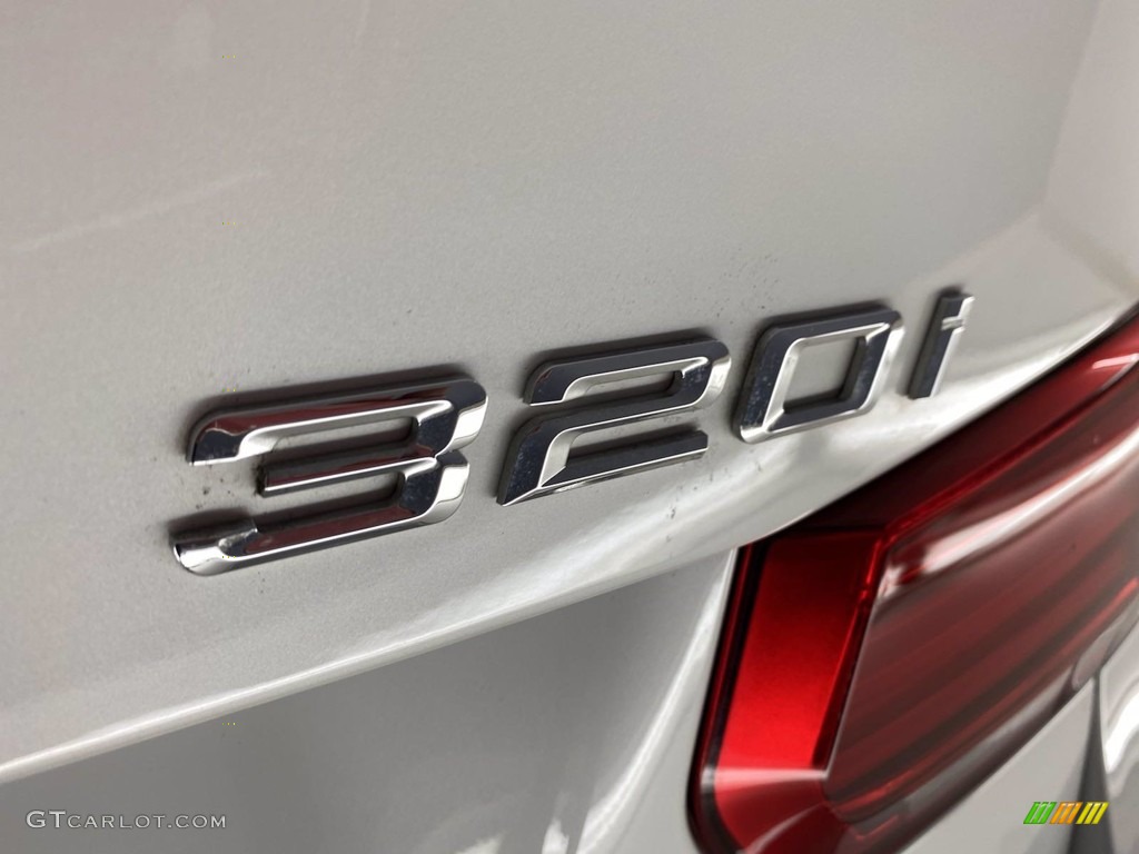 2018 3 Series 320i Sedan - Mineral White Metallic / Black photo #11