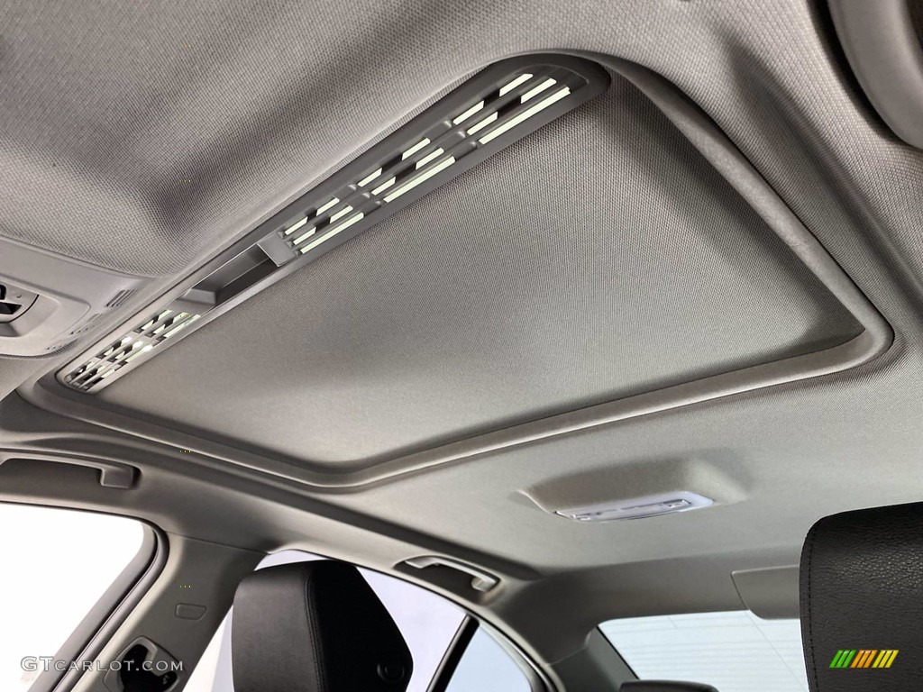 2018 3 Series 320i Sedan - Mineral White Metallic / Black photo #31