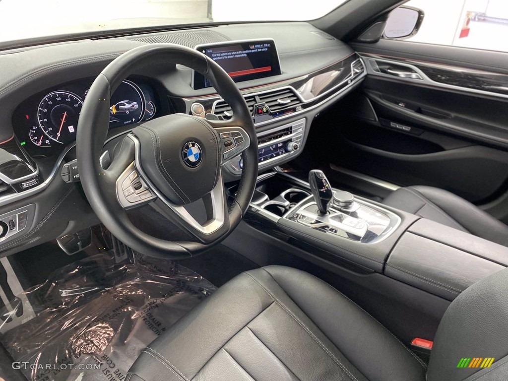 2018 7 Series 740i Sedan - Black Sapphire Metallic / Black photo #16