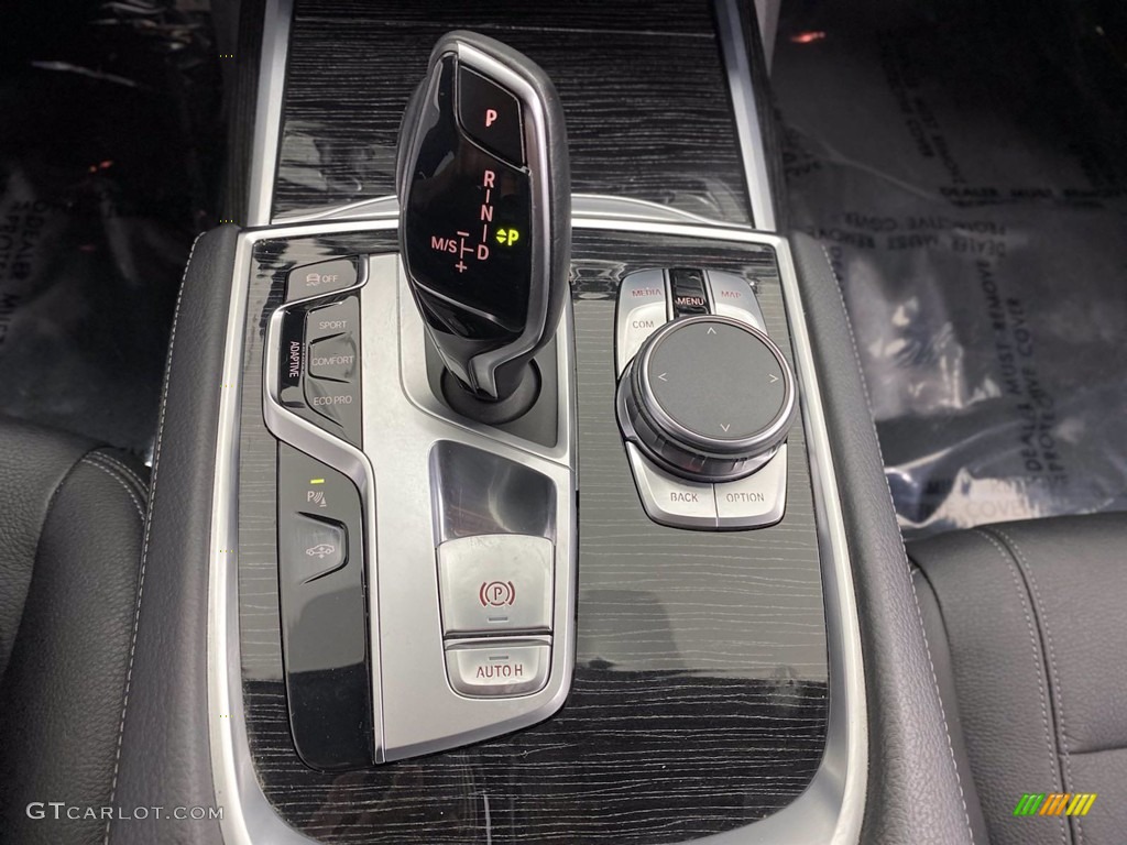 2018 7 Series 740i Sedan - Black Sapphire Metallic / Black photo #27