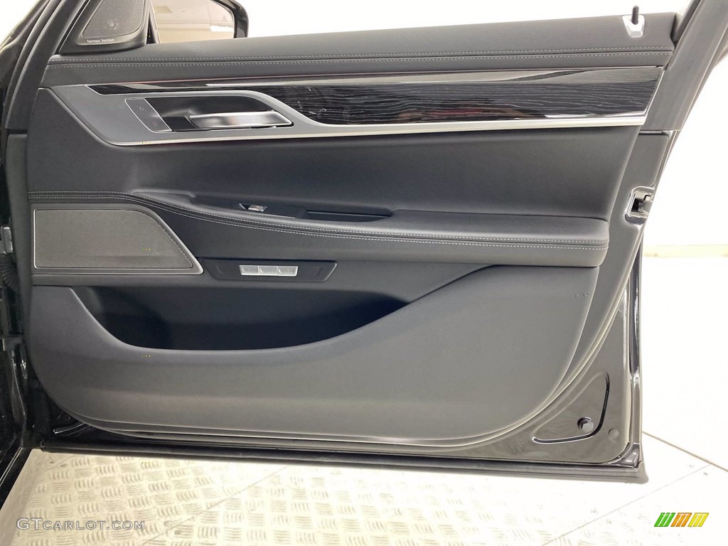 2018 7 Series 740i Sedan - Black Sapphire Metallic / Black photo #32