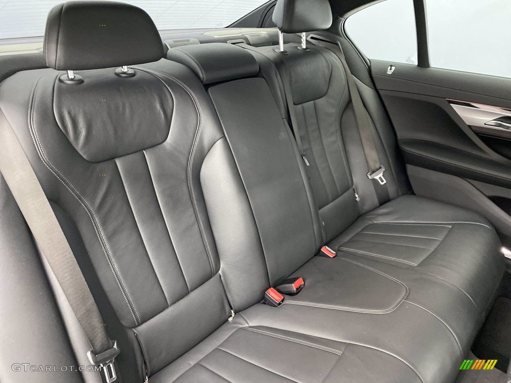 2018 7 Series 740i Sedan - Black Sapphire Metallic / Black photo #36
