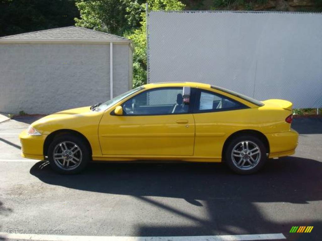 2002 Cavalier LS Sport Coupe - Yellow / Graphite photo #1