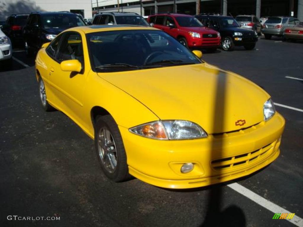 2002 Cavalier LS Sport Coupe - Yellow / Graphite photo #6