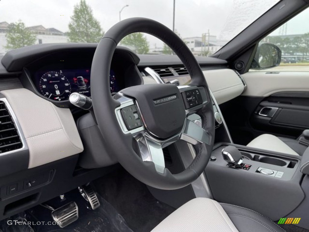 2021 Land Rover Discovery P360 S R-Dynamic Steering Wheel Photos