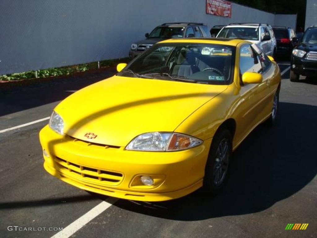 2002 Cavalier LS Sport Coupe - Yellow / Graphite photo #8