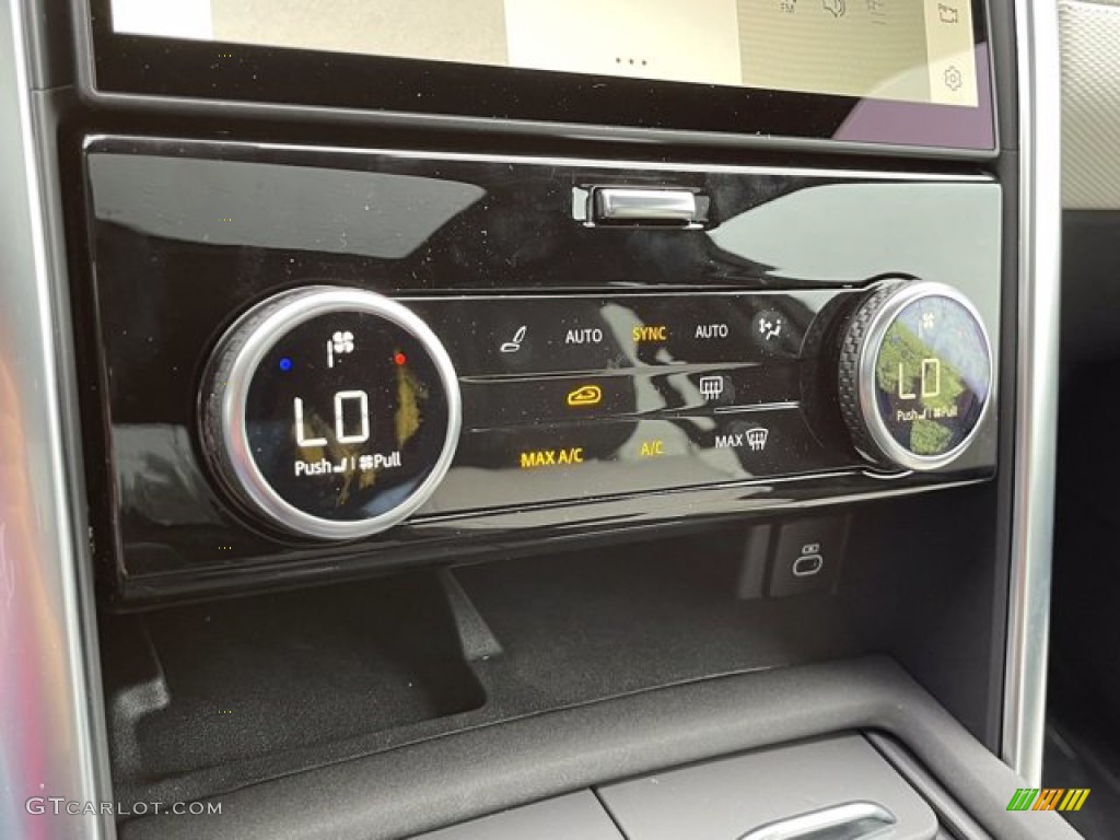 2021 Land Rover Discovery P360 S R-Dynamic Controls Photos