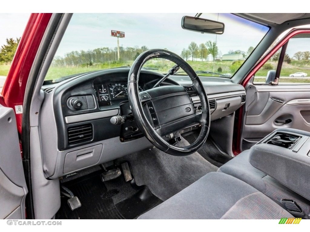 1995 F150 XLT Extended Cab 4x4 - Electric Currant Red Pearl / Gray photo #19