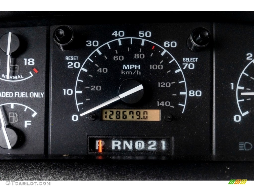 1995 F150 XLT Extended Cab 4x4 - Electric Currant Red Pearl / Gray photo #35