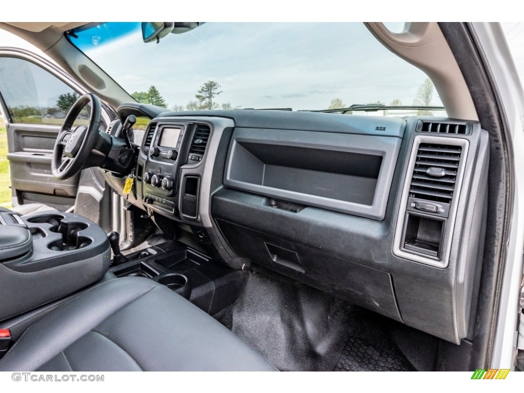 2016 Ram 2500 Tradesman Crew Cab 4x4 Black/Diesel Gray Dashboard Photo #141722827