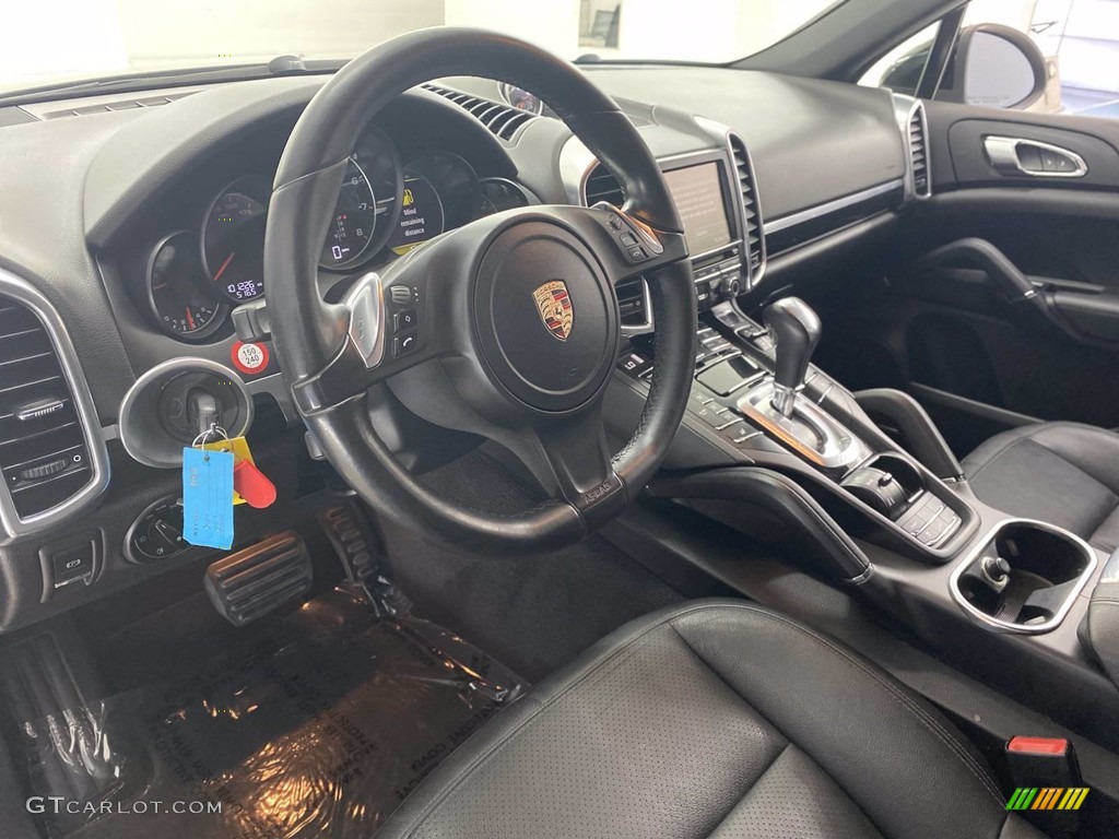 2013 Cayenne  - Black / Black photo #15