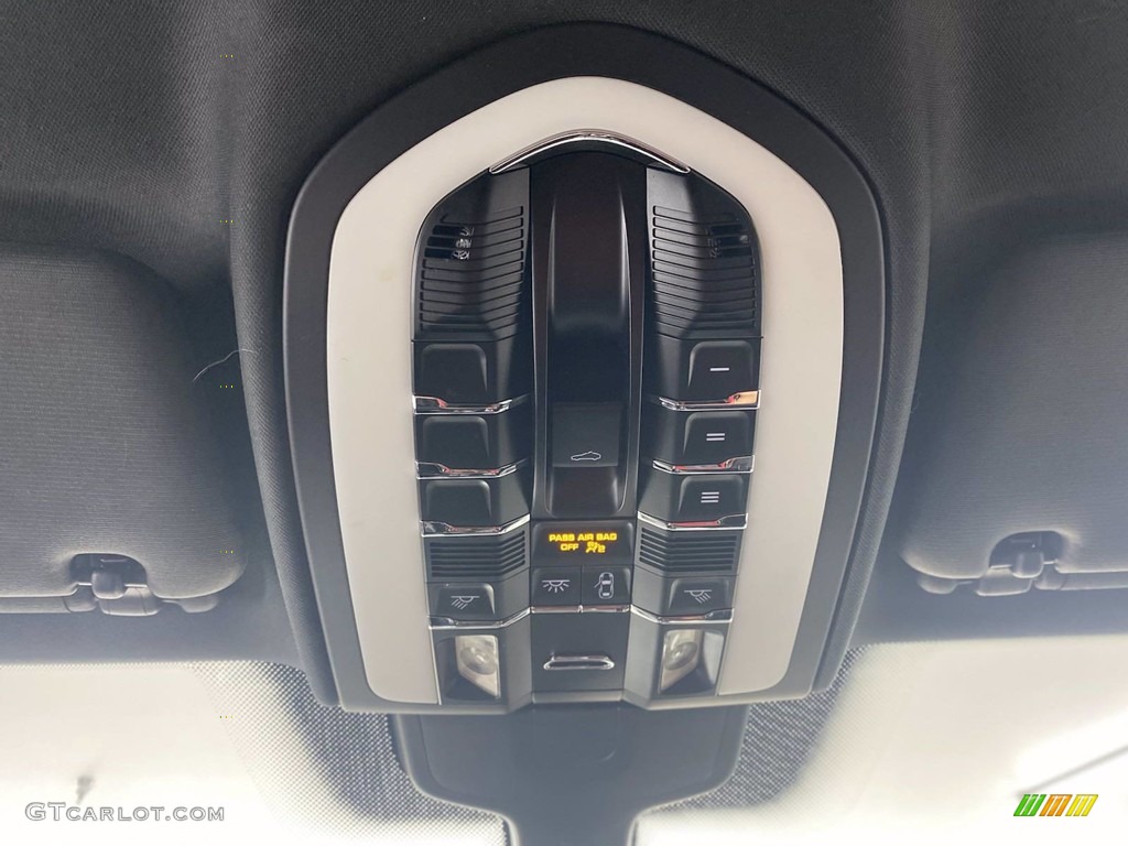 2013 Cayenne  - Black / Black photo #28
