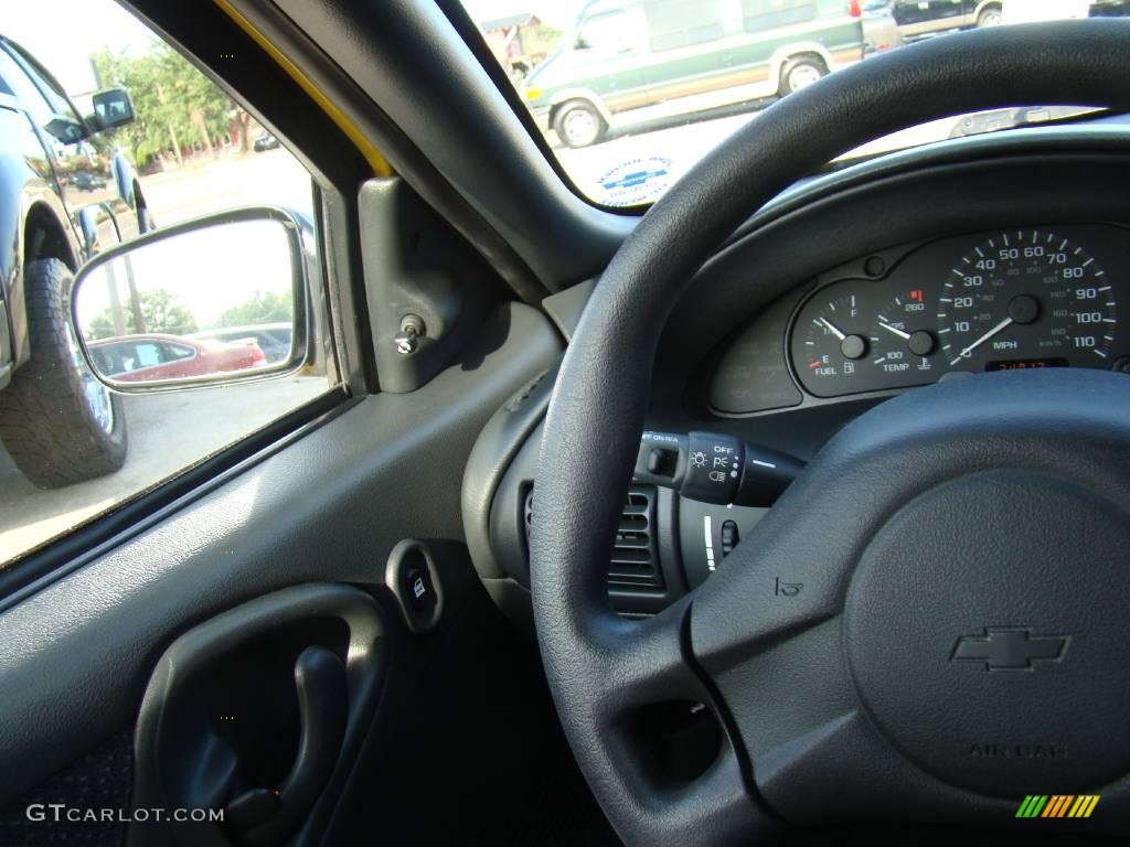 2004 Cavalier LS Coupe - Rally Yellow / Graphite photo #14