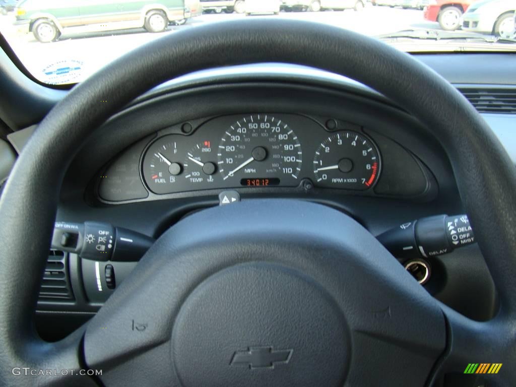 2004 Cavalier LS Coupe - Rally Yellow / Graphite photo #15