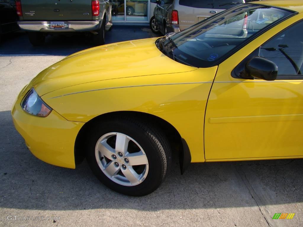 2004 Cavalier LS Coupe - Rally Yellow / Graphite photo #20