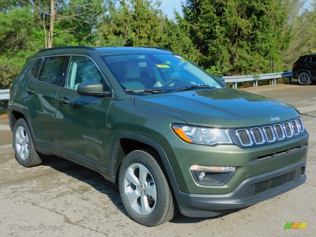 2021 Compass Latitude 4x4 - Olive Green Pearl / Black photo #3
