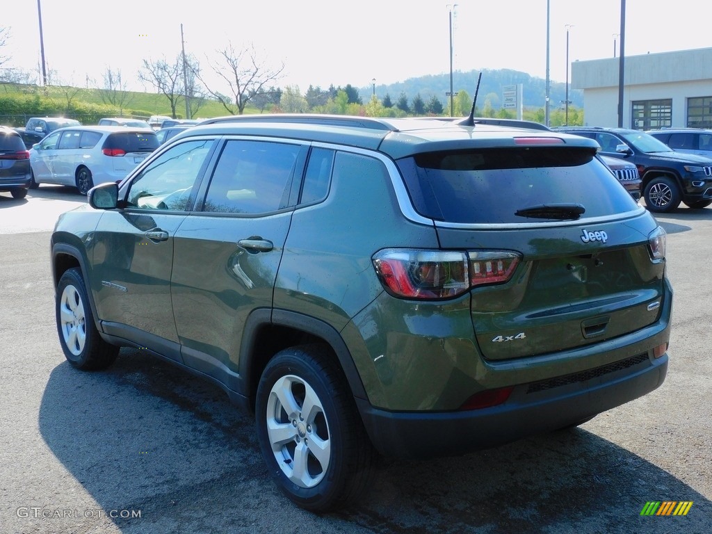 2021 Compass Latitude 4x4 - Olive Green Pearl / Black photo #8