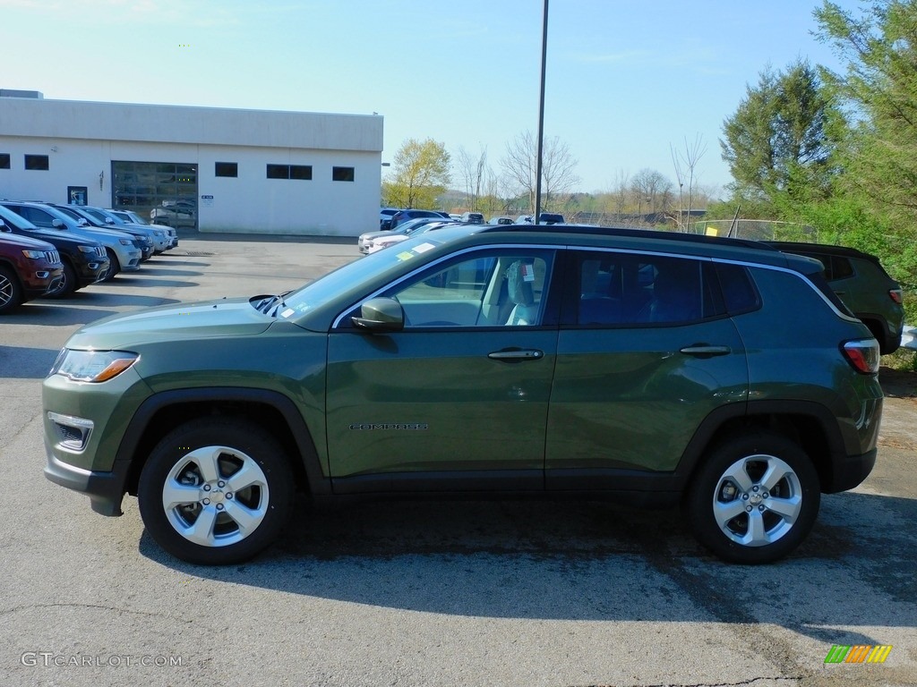 2021 Compass Latitude 4x4 - Olive Green Pearl / Black photo #9