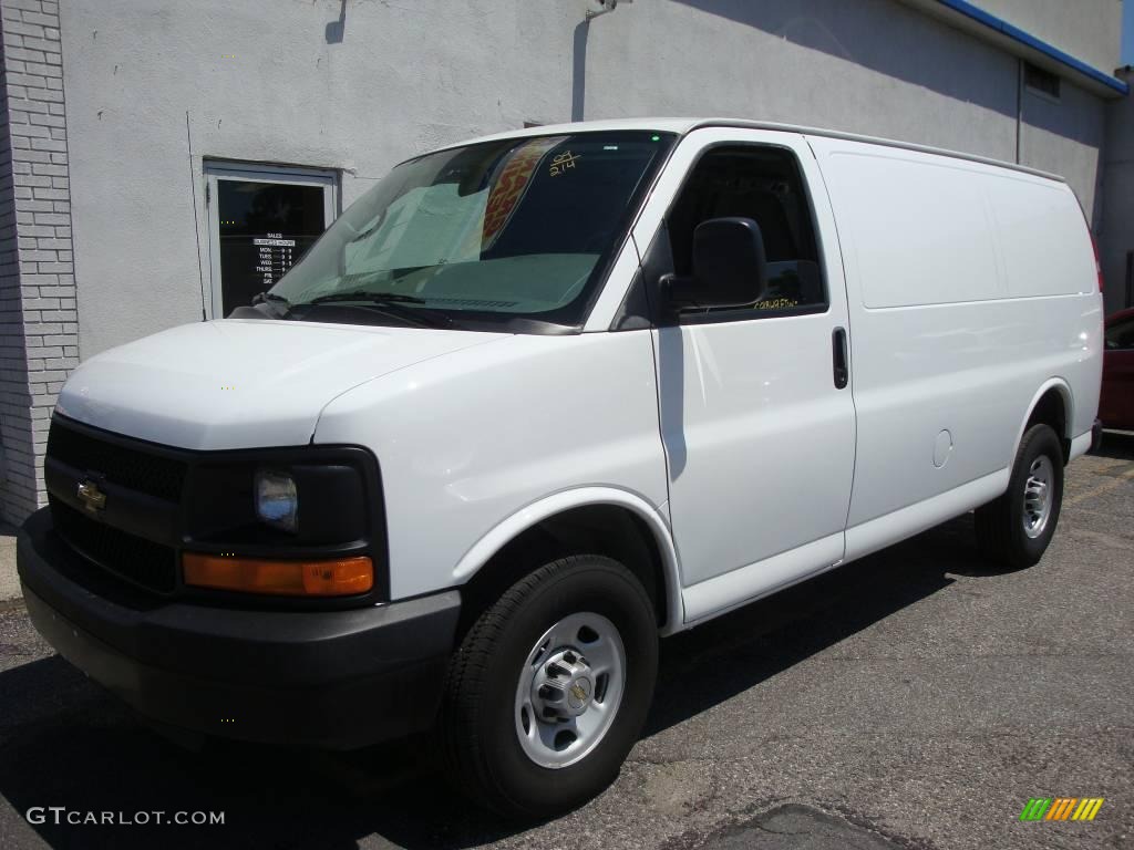 2009 Express 2500 Cargo Van - Summit White / Medium Pewter photo #1