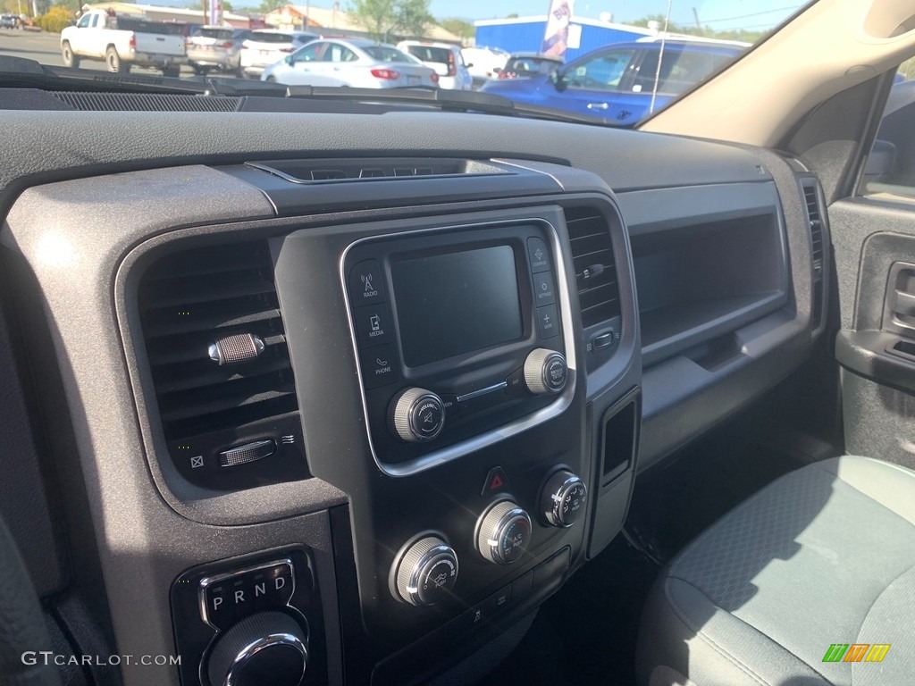2018 1500 Express Crew Cab - Granite Crystal Metallic / Black/Diesel Gray photo #15