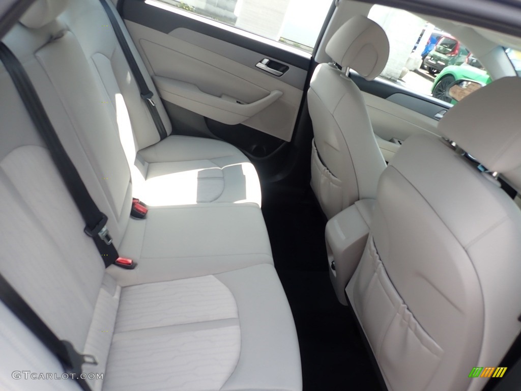 2017 Hyundai Sonata SE Rear Seat Photos