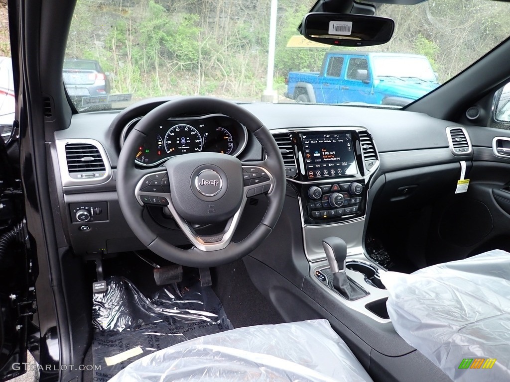 2021 Jeep Grand Cherokee Laredo 4x4 Black Dashboard Photo #141732161