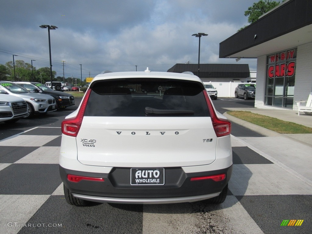 2020 XC40 T5 Momentum AWD - Ice White / Blond/Charcoal photo #4