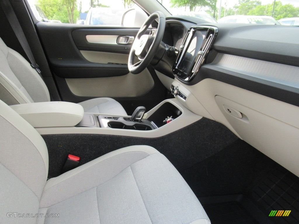 2020 XC40 T5 Momentum AWD - Ice White / Blond/Charcoal photo #12