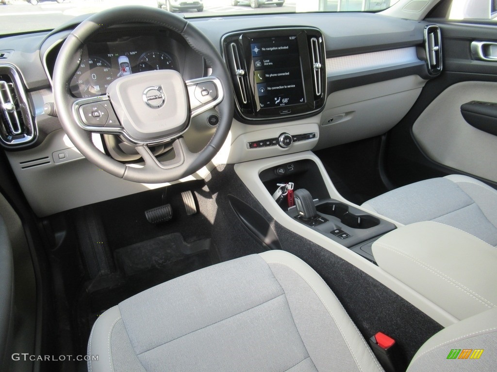 2020 XC40 T5 Momentum AWD - Ice White / Blond/Charcoal photo #15